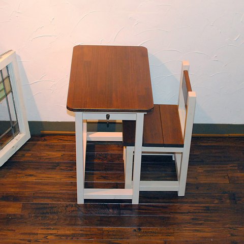 【木達cotatau】★かわいいミルクティー＆オークカラーのレトロな小さい勉強机と椅子セット