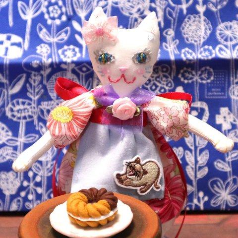 妖精猫　猫カフェにようこそ　クッションとドーナツとパラソル付き　ドールチャーム