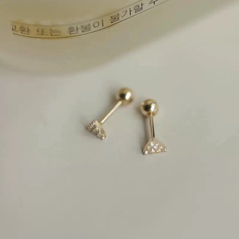 ピアス　シルバー925 　小ぶり  ネジ式キャッチ　　三角　ピアス　　2way 金属アレルギー対応　小さめ　セカンドピアス　重ねつけ　レディースピアス　silver925