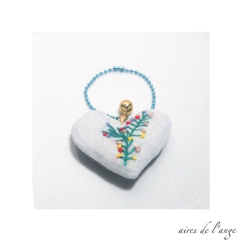 no.484 - flower embroidery ＊ heart charm⑤