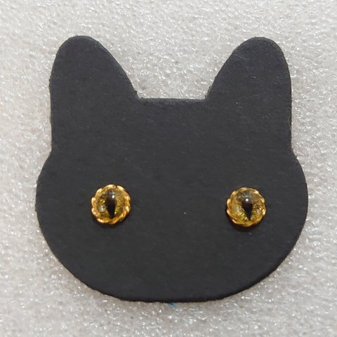 猫目(ΦωΦ)ピアス✨金　5mm