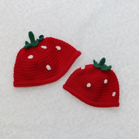 イチゴの帽子✲*ﾟ新生児用