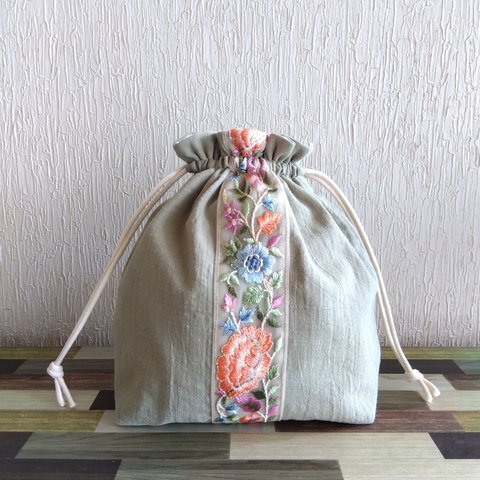 ♡新作♡インド刺繍の巾着ポーチ[モスグリーン]