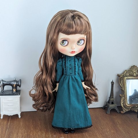 1122【ブライス ワンピース】グリーンのクラシカルロングドレス・黒のレース※ブライスアウトフィット※1/6ドール服