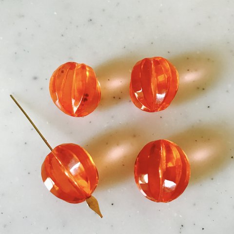 Vintage Bright Orange Oval Fluted Beads 《1935》