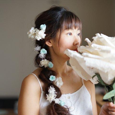 特別な1日のヘアアイテム◎優しいブルーの薔薇、アジサイ、かすみ草