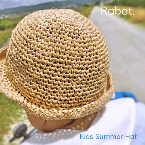 子供の夏帽子
