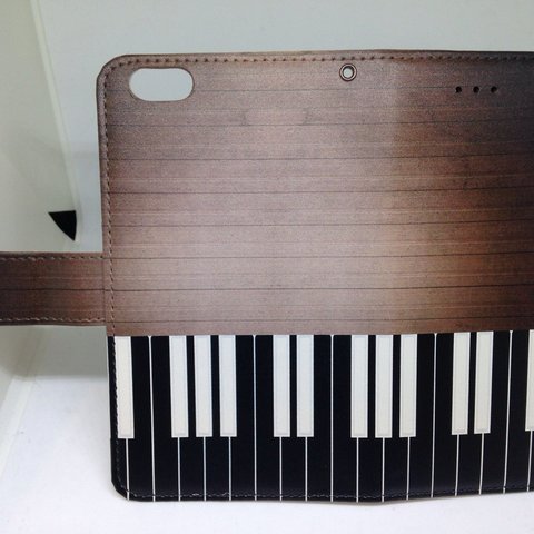 新品送料無料iPhoneケース　手帳型　ピアノ2 