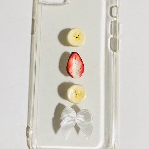 いちごとバナナとリボンのスマホカバー