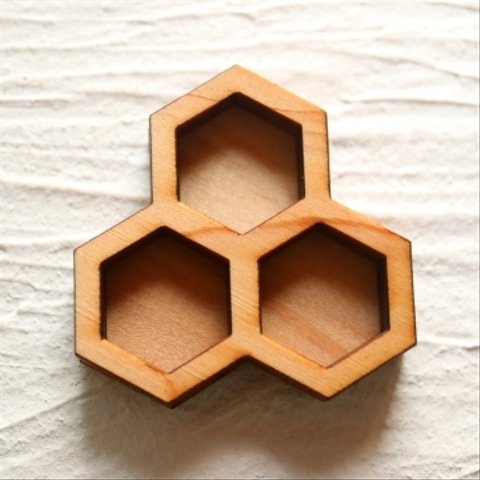 【商用OK】木製レジンフレーム　ハニカム(ハチの巣)_土台付き_Mサイズ