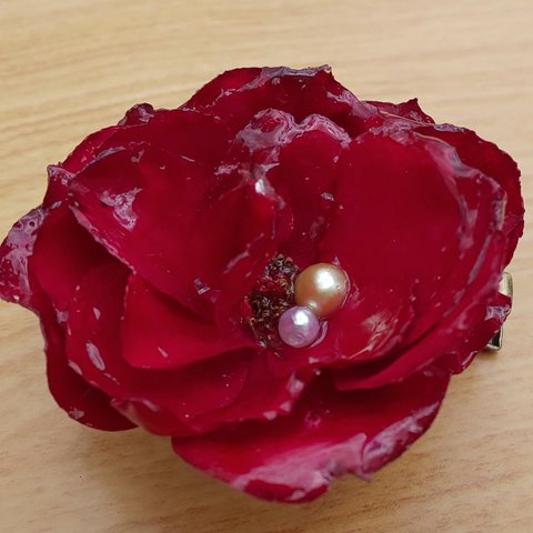 天然‼️赤いバラ🌹のブローチ