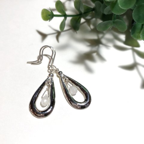 再入荷！純銀製＊ムーンストーンドロップピアス