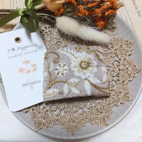 送料無料 NEW♪ インド刺繍リボン ポニーフック スクエア 黒