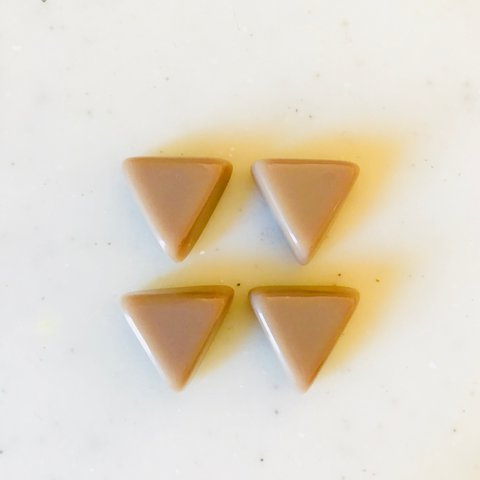 Beige Triangle Cabochons