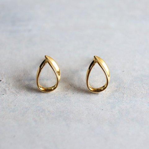 ☆新作☆毎日つけたい シルバー925【軽量リーフループ gold】ピアス