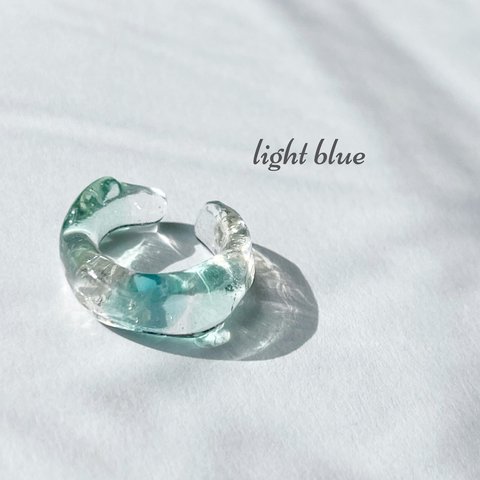 シーグラスイヤーカフ／light blue／レジン　アクセサリー　クリア