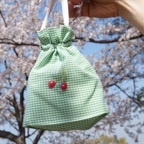 さくらんぼ刺繍のミニ巾着