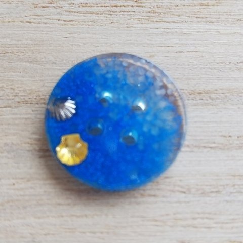 送料無料/UVレジン1.4mm4つ穴ボタン