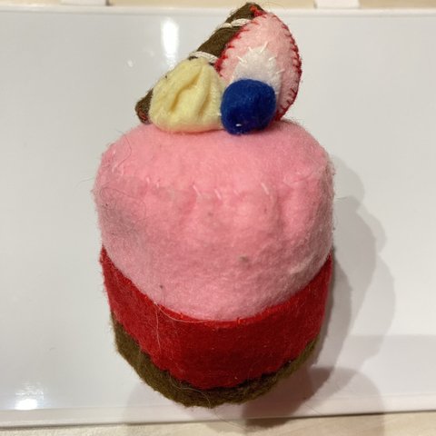 フェルトのいちごのケーキ