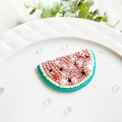 スイカ刺繍の夏ブローチ　