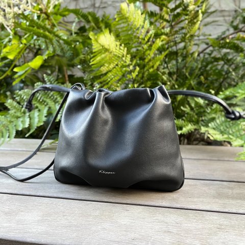 SALE!【BLACK】コロンと可愛いレザー巾着2wayショルダーバッグ　／本革／セレモニーバッグ／オケージョン