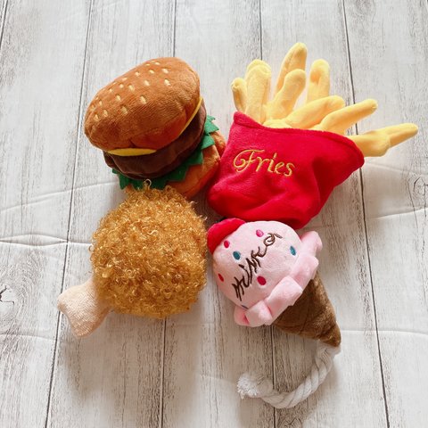 再再再販売🍔わんちゃんのハッピーセット🍟✨ハンバーガー☆ポテト☆お肉☆アイスクリーム🍗🍦4セット🍔🍟うちの子グッズ おもちゃ