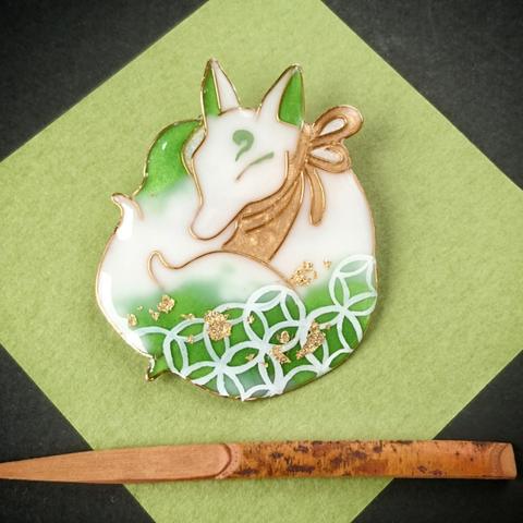 （白狐）抹茶色のお狐様ブローチ（Brooch of  fox 〜japanese green tea〜 ）