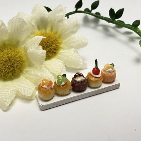 SALE❢ミニチュアフード♡ころんとかわいい5種フルーツカップケーキ