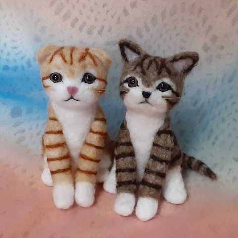 キジ白ちゃんと茶白ちゃん　羊毛フェルト　猫　キジトラ　茶トラ