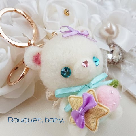 くま🍓マスコットキーホルダー💝🐰リボン୨୧キッズ୨୧プレゼントにも💛  Bouquet&baby