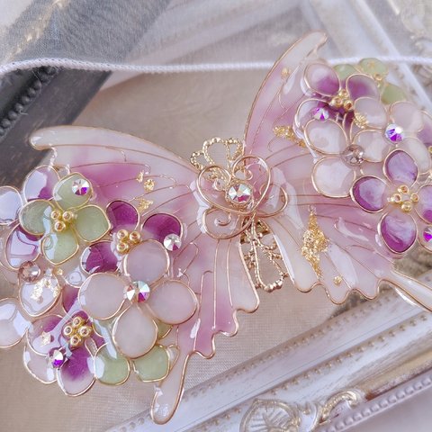 （A ）ボタニカルテイストの紫陽花と蝶バレッタ（hair ornaments of butterfly and botanical flower〜hydrangea〜）