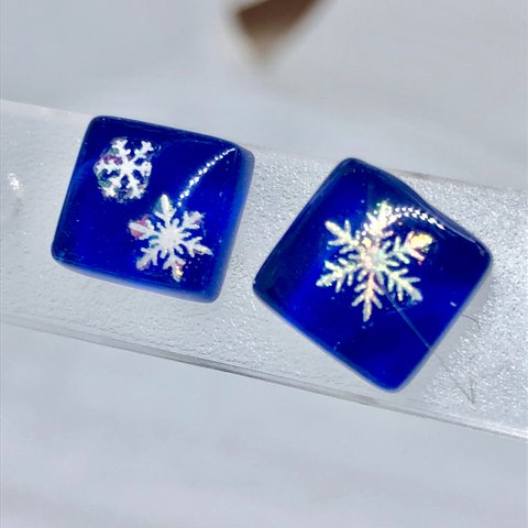 雪の降る街を① ピアス