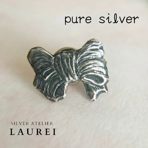 【リボン】 アンティーク風 ダブルリボン シルバー ピンバッチ✴︎pure silver✴︎