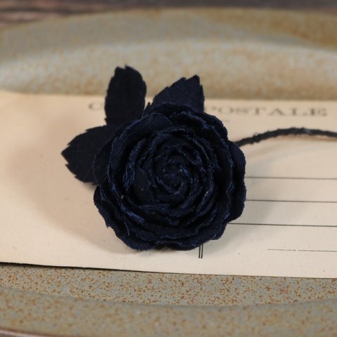 布花　ブラック薔薇ブローチ　