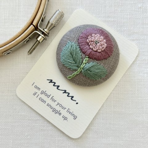 お花の刺繍ブローチ 