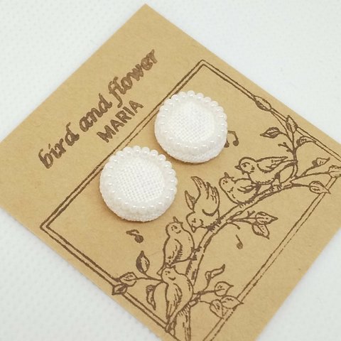 ✨小さな刺繍の耳飾り✨white circle