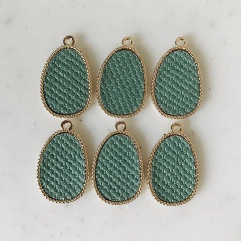 Green Fake Leather Gold Flamed Oval Pendant Tops