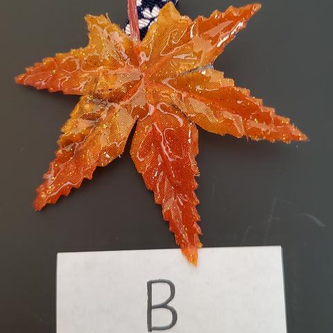 紅葉の髪飾り（Ｂ）