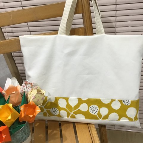 ⭐️本日のお買い得⭐️【再1】30×40❤️女の子おしゃれオフホワイト北欧カラーシンプルレッスンバッグ30×40 ⭐️大きな内ポケット付