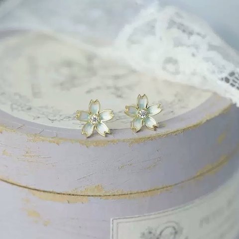 「桜吹雪」　ピアス　イヤリング　月白　s925銀　シルバー