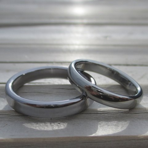 【金属アレルギー対応】 ２つで１つ！タンタルとハフニウムの結婚指輪