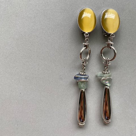 #023 yellow clear earring