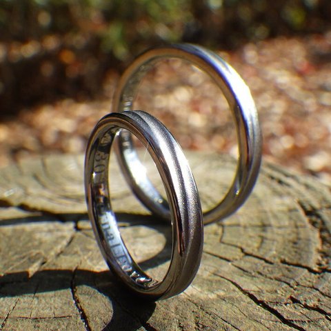 【金属アレルギー対応】 波の彫刻を削り出し・タンタルの結婚指輪