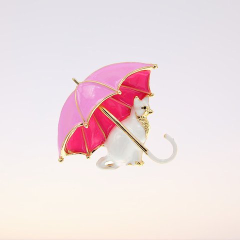 H2373【動物】上品 ピンク傘＆白猫 2WAY ペンダントトップ兼ブローチ