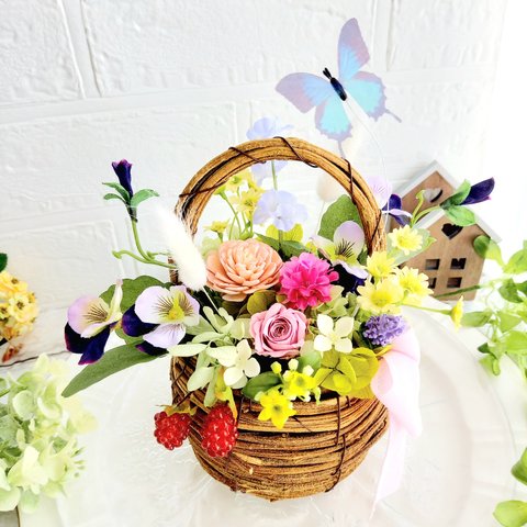 【春のフラワーバスケット】春の花いっぱい!!蝶の花かご♡ラッピング無料