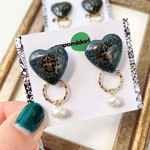 2way・antique heartピアス/イヤリング（青緑）淡水パール　手染めパーツ