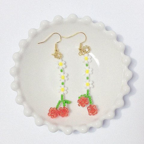 ビーズピアス　ビーズイヤリング　~さくらんぼのお花~ Beads Piercings Earrings 비즈귀걸이