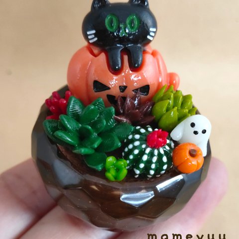 ミニチュア　ハロウィンの置き物②黒猫