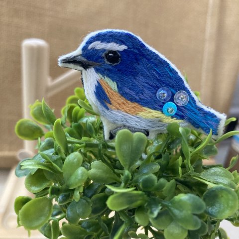 幸せの青い鳥　ルリビタキ7  刺繍ブローチ