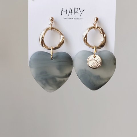 ˗ˏˋ可愛すぎないˎˊ˗　ハート×ゴールド ピアス or イヤリング カジュアルアクセサリー ファッション